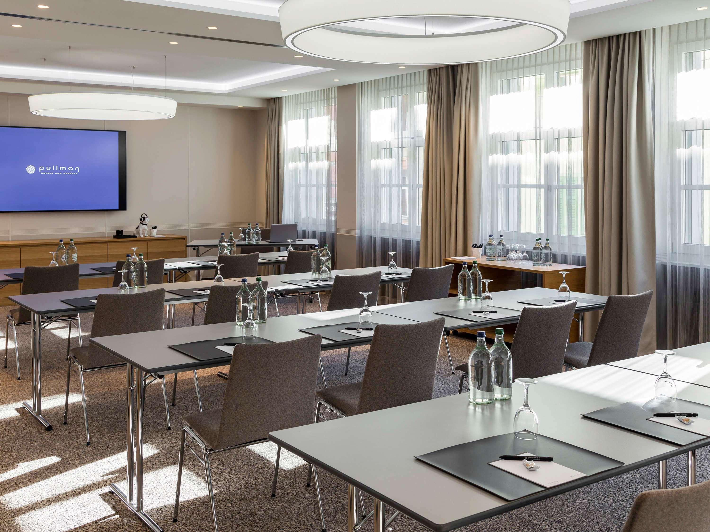Pullman Basel Europe Hotel Luaran gambar